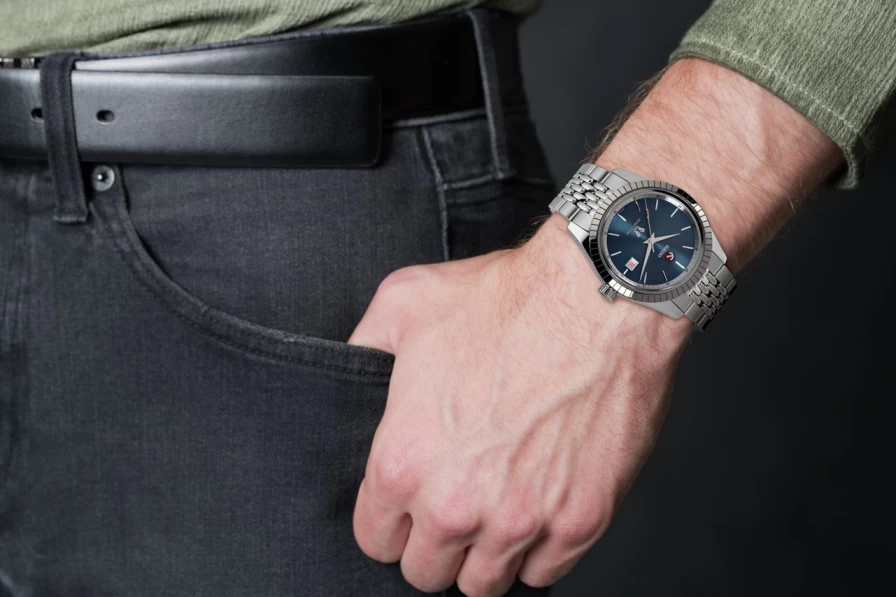 Rado Hyperchrome Classic Automatic Men's Light Watch