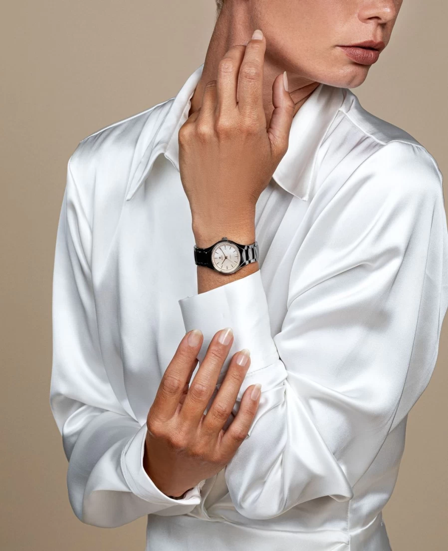 Rado True Round Automatic Diamond Women's Watch - Dark Elegant Design
