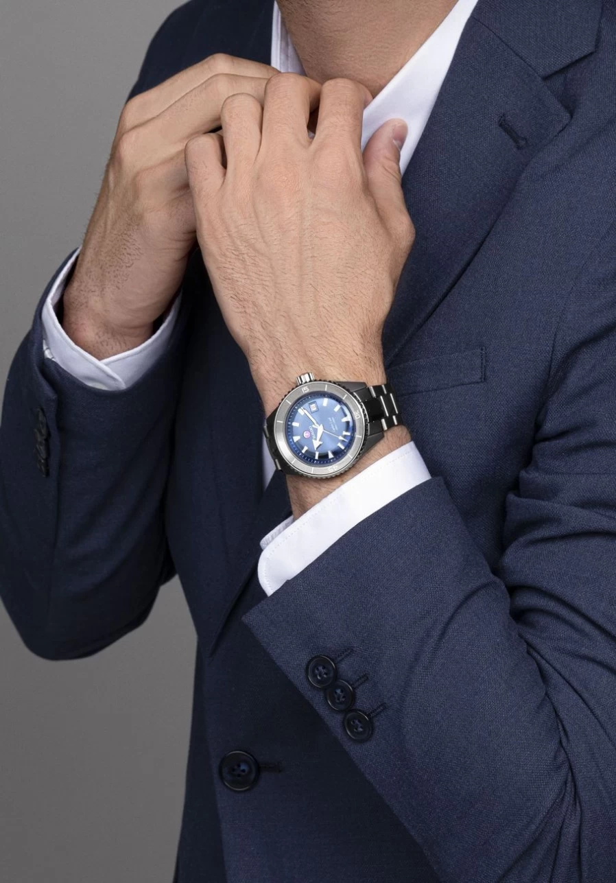 Rado Captain Cook Men's Dark High-Tech Ceramic Diver Watch